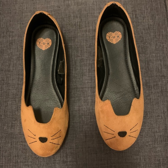 tuk cat flats